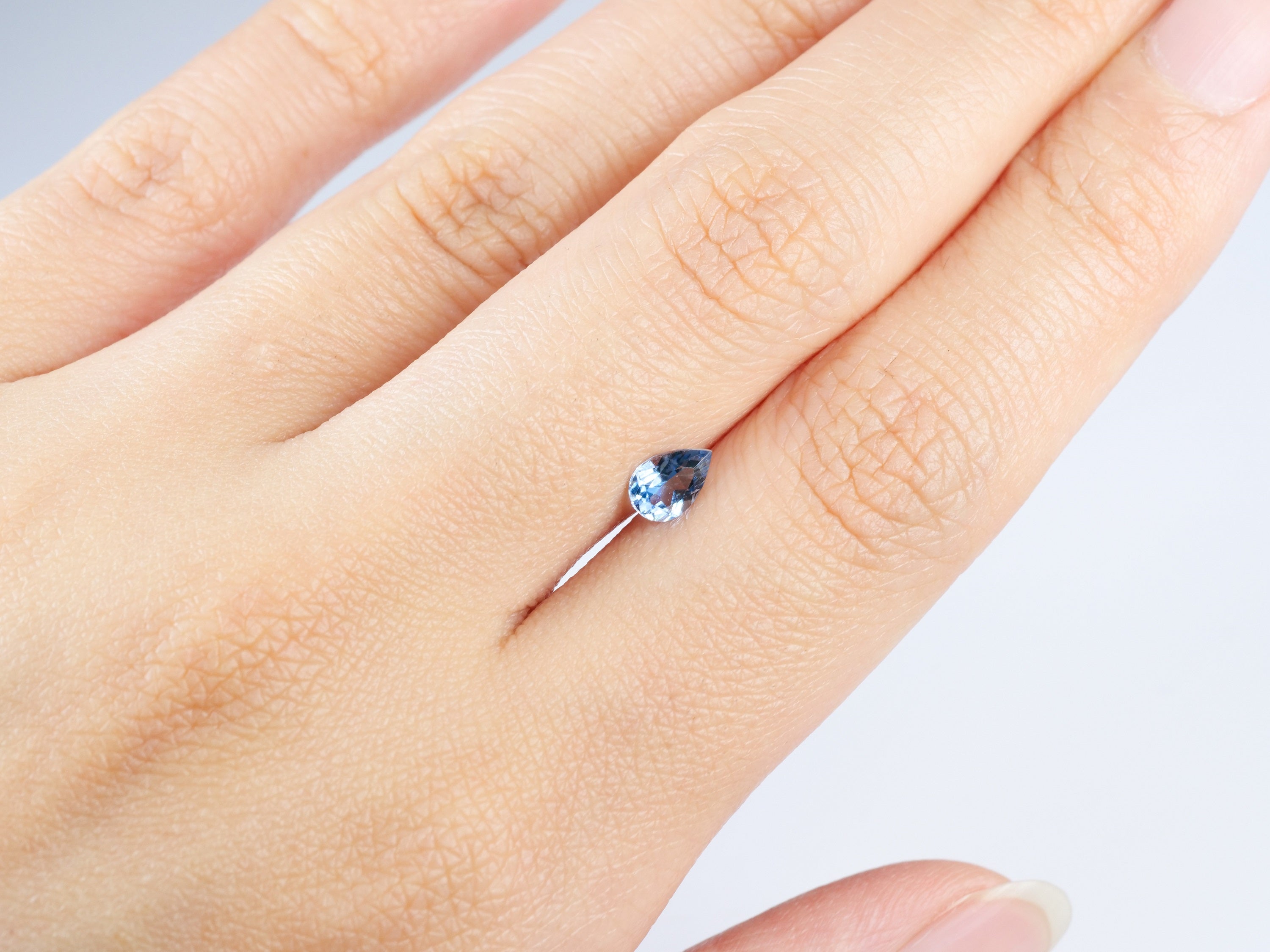 サンタマリアアクアマリン ペアシェイプカット ブラジル産0.41ct【sa210827-476】