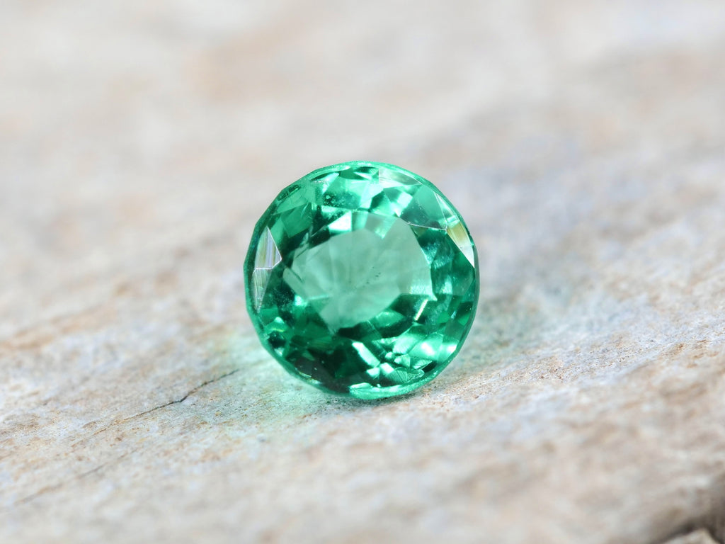 エメラルド ラウンドカット ブラジル産0.17ct【em210908-478】