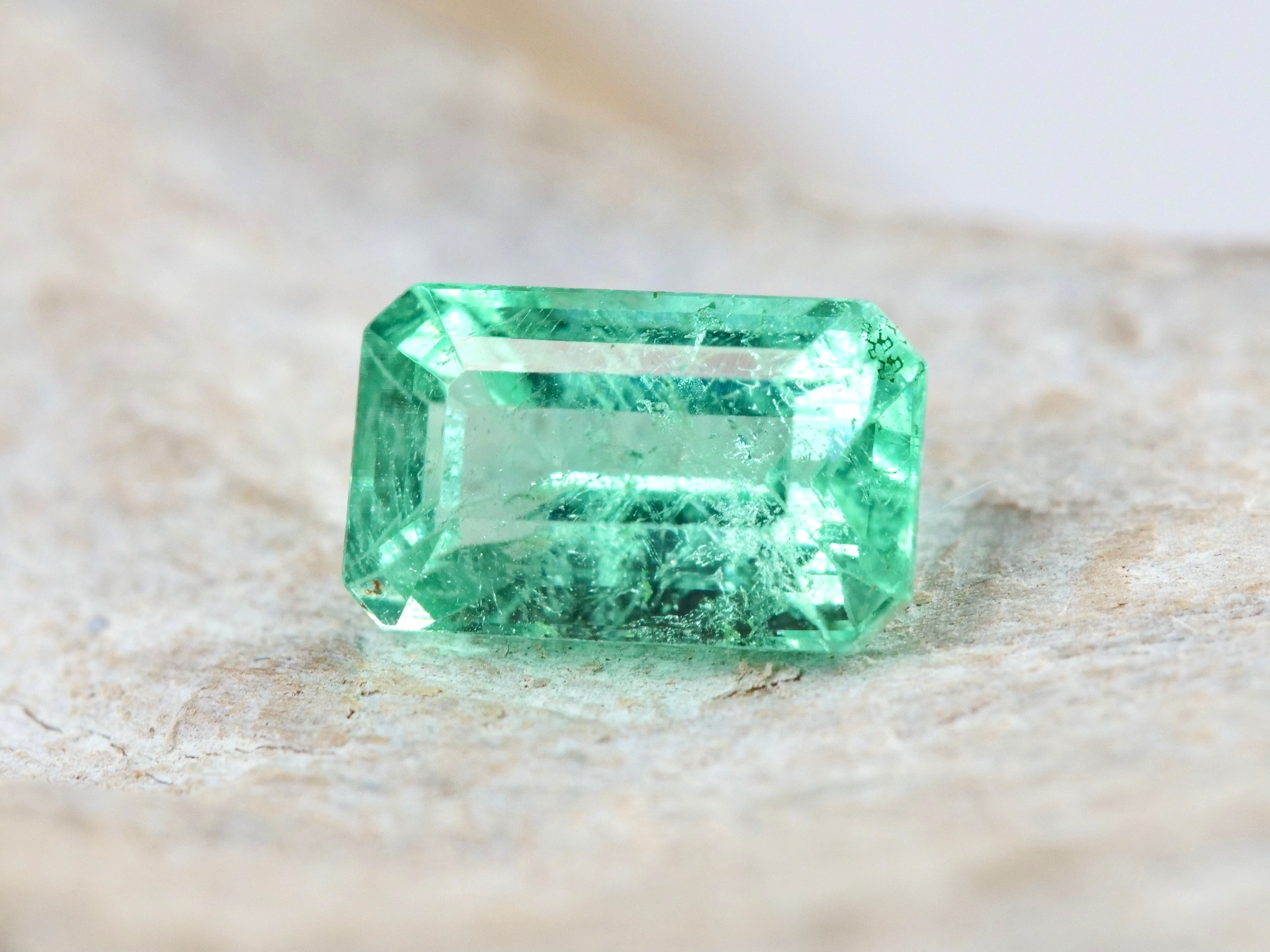 エメラルド エメラルドカット コロンビア産　0.29ct【em210827-482】