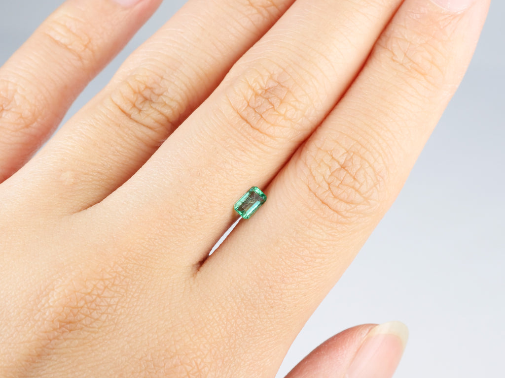 エメラルド エメラルドカット コロンビア産0.30ct【em210827-484】