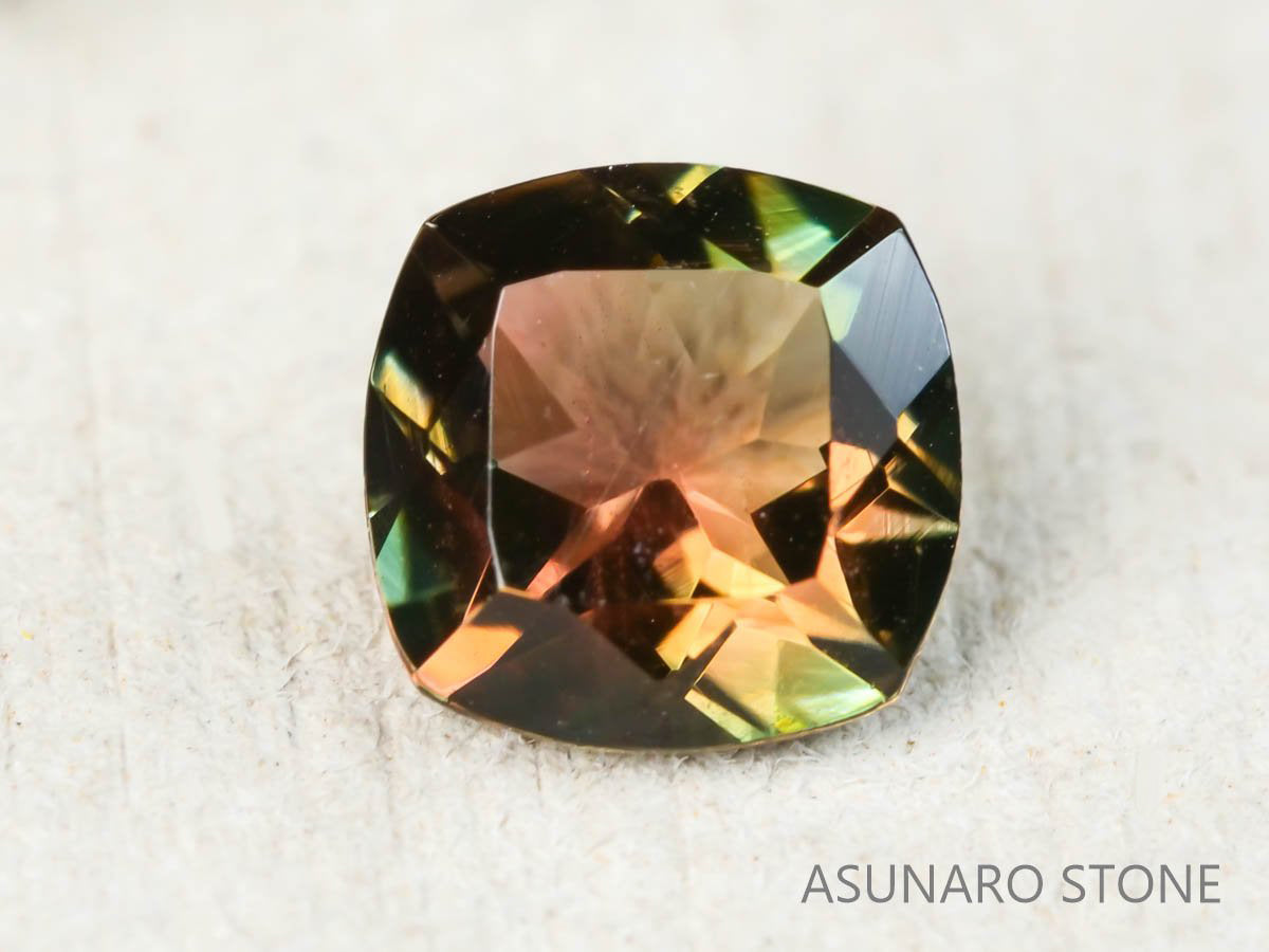 オレゴンサンストーン クッションカット アメリカ産 0.83ct【os211115-522】