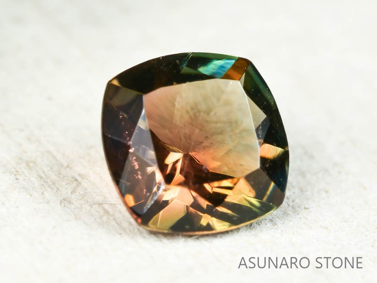 オレゴンサンストーン クッションカット アメリカ産 0.83ct【os211115-522】