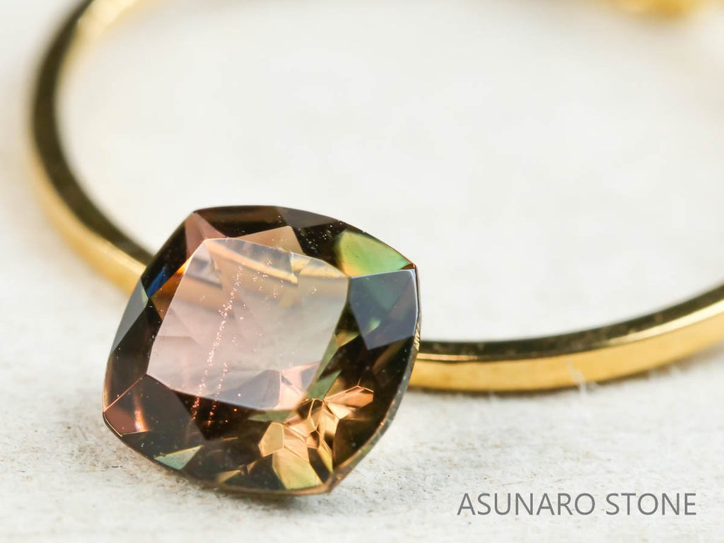 オレゴンサンストーン クッションカット アメリカ産 0.83ct【os211115-522】