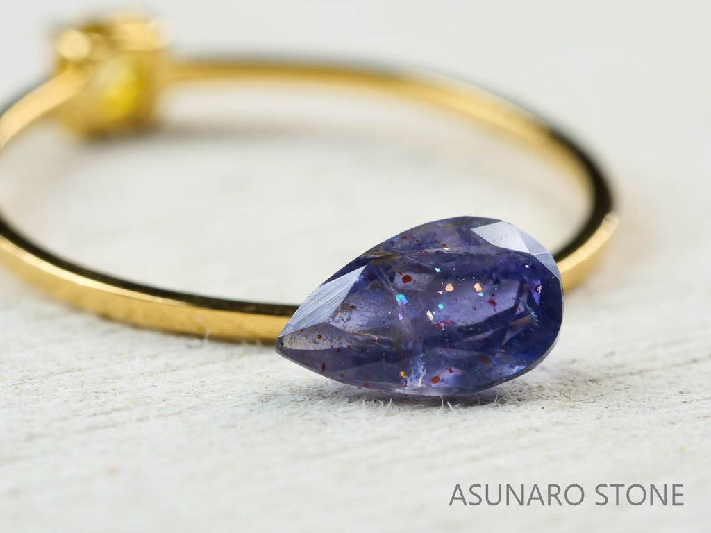 ブラッドショットアイオライト  ペアシェイプ　インド産 0.65ct　【211119-380】