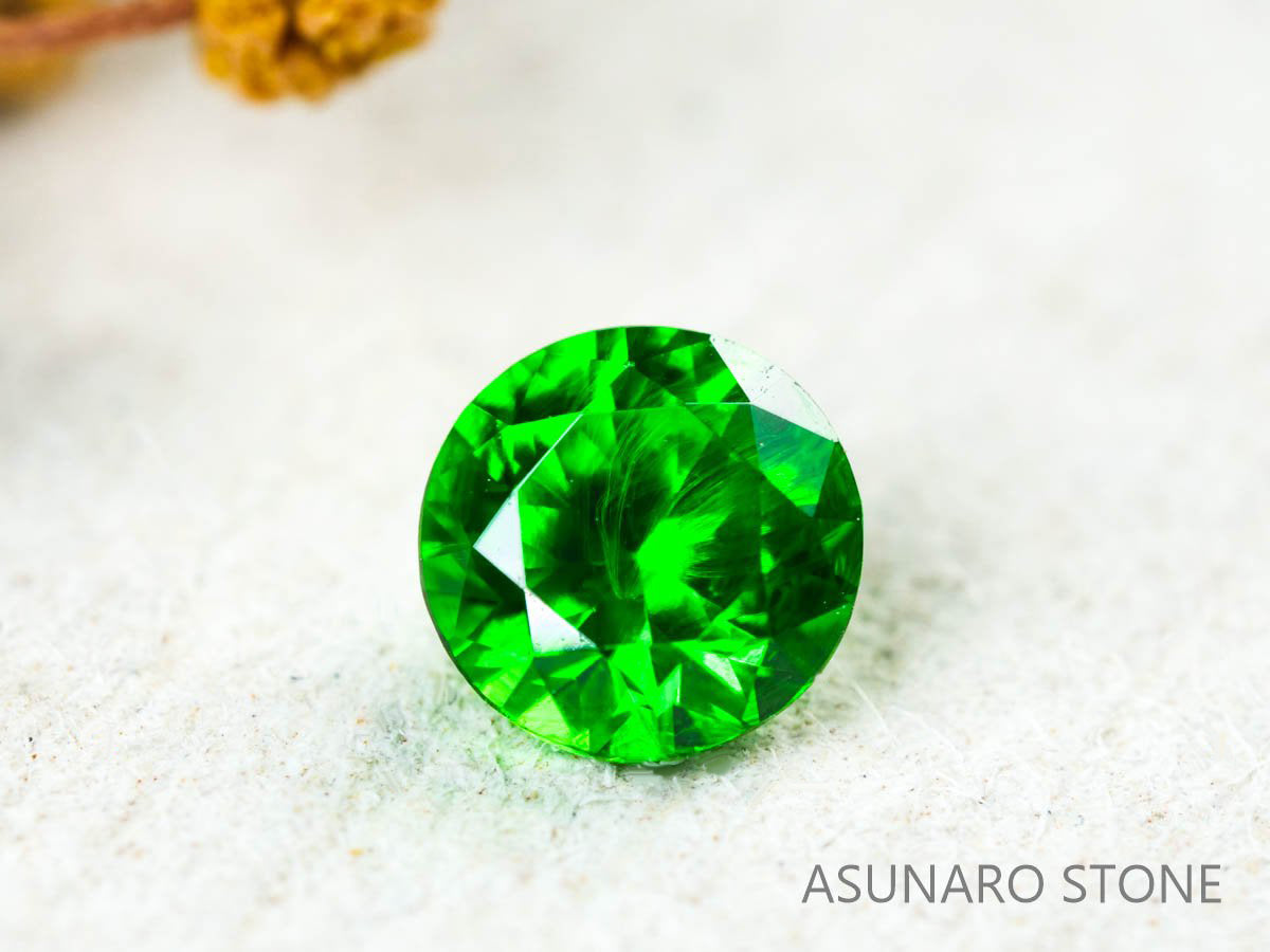 デマントイドガーネット ロシア産 ラウンドカット 0.22ct【211208-530】