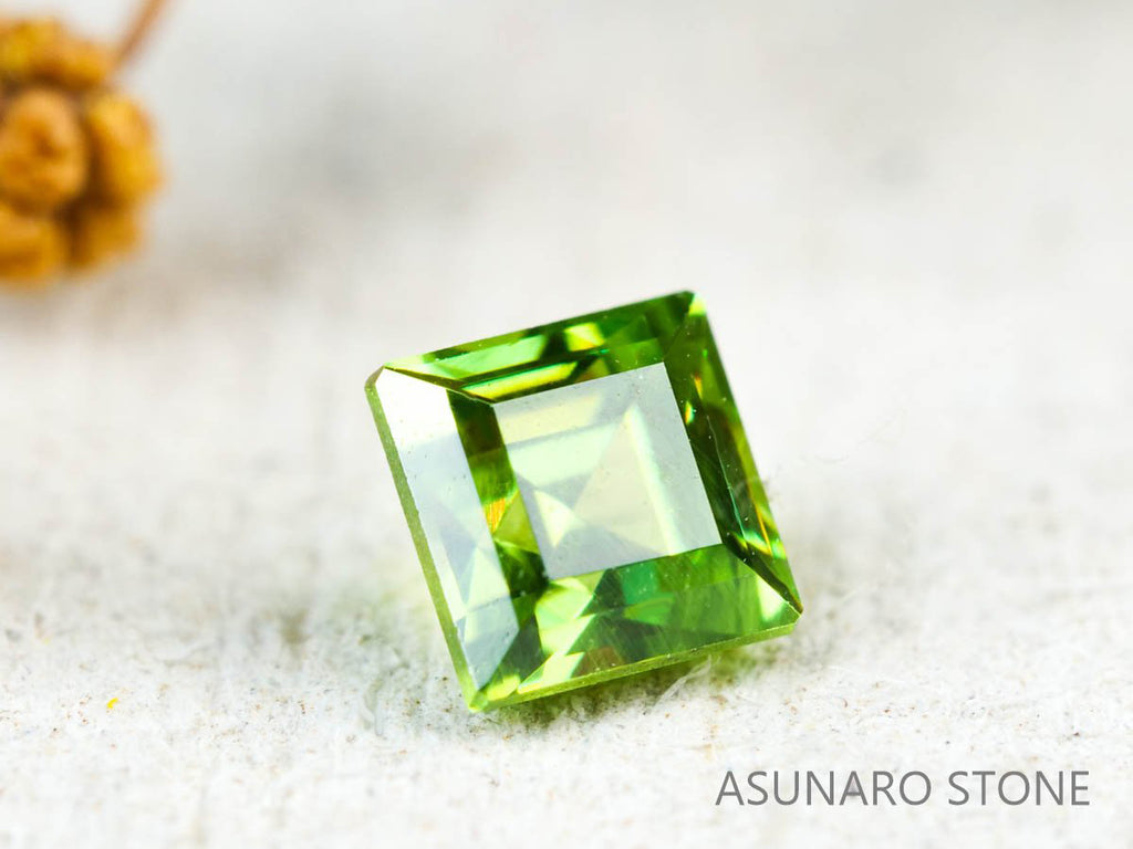 デマントイドガーネット ロシア産 スクエアカット 0.16ct【211208-531】