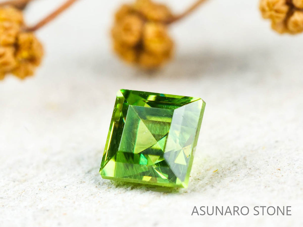 デマントイドガーネット ロシア産 スクエアカット 0.16ct【211208-531】