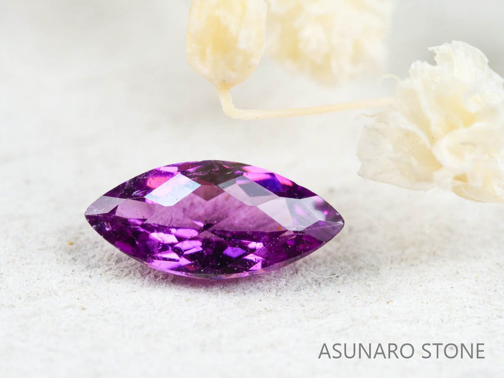 グレープガーネット ブラジル産 マーキスカット 0.67ct【211208-519】