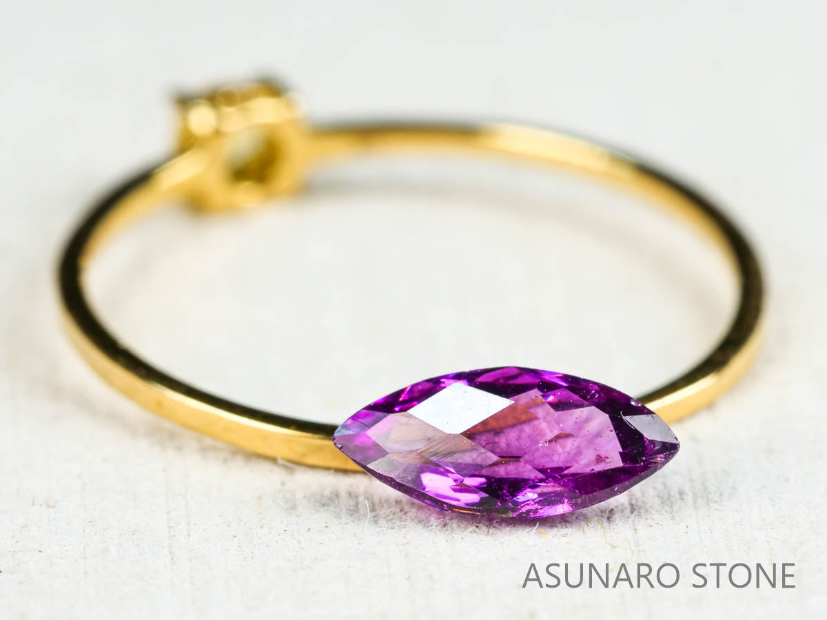 グレープガーネット ブラジル産 マーキスカット 0.67ct【211208-519】