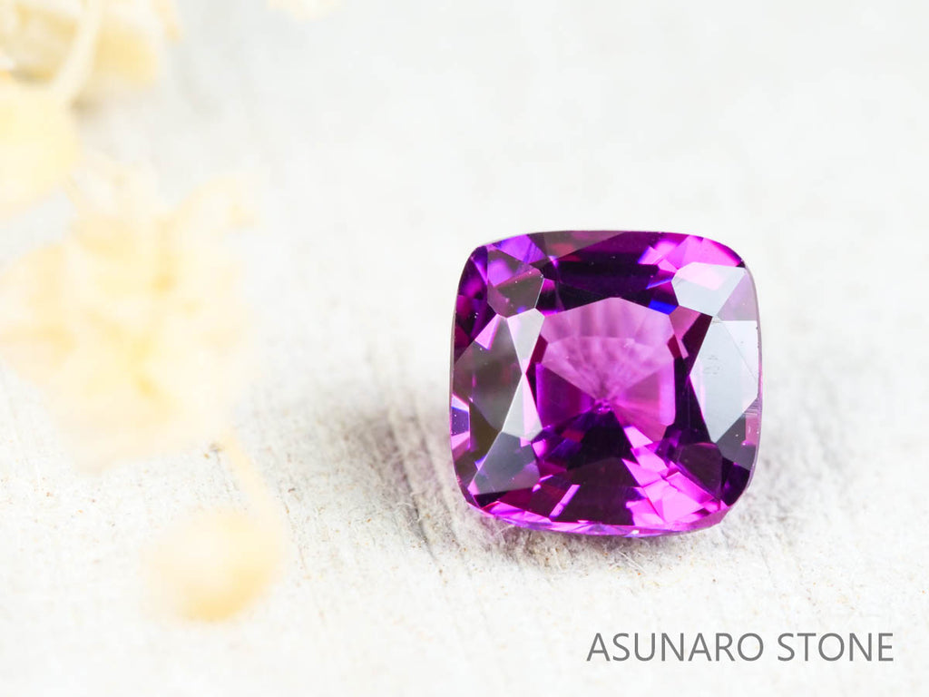 グレープガーネット ブラジル産 クッションカット 0.68ct　【211208-520】ー