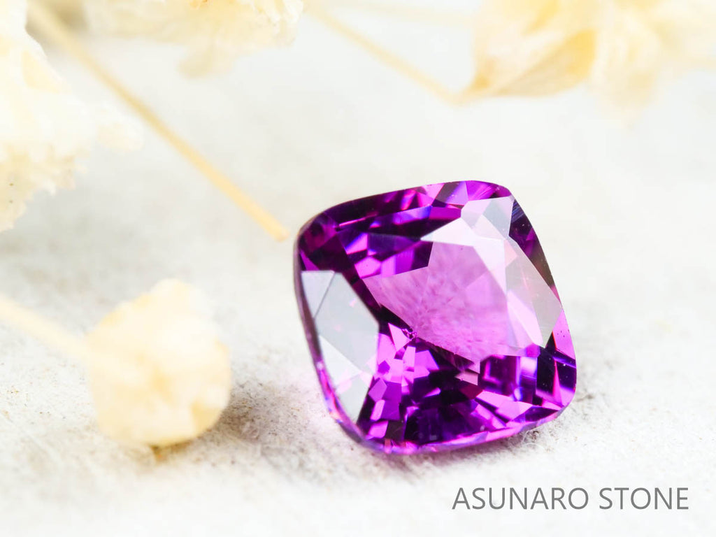 グレープガーネット ブラジル産 クッションカット 0.68ct　【211208-520】ー