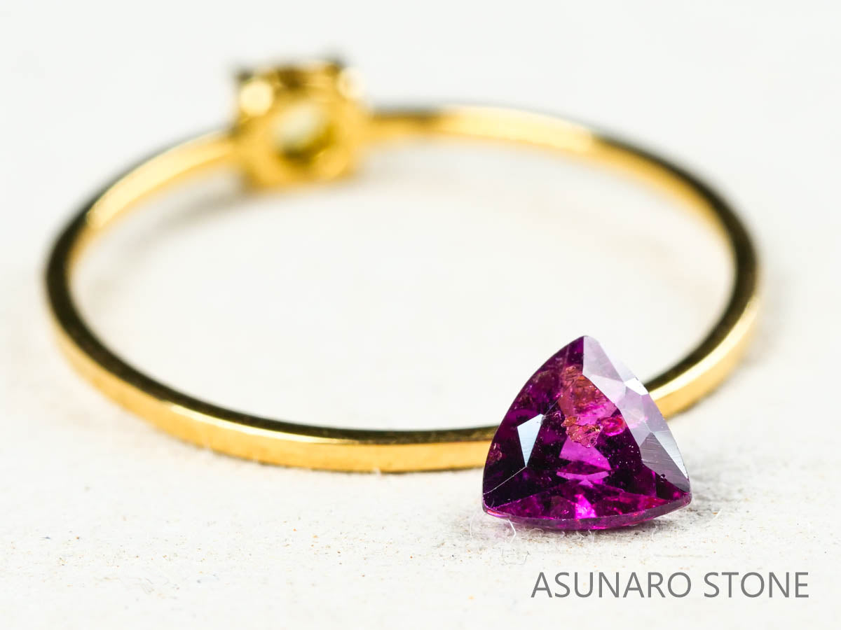 グレープガーネット ブラジル産 トリリアントカット 0.50ct　【211208-517】