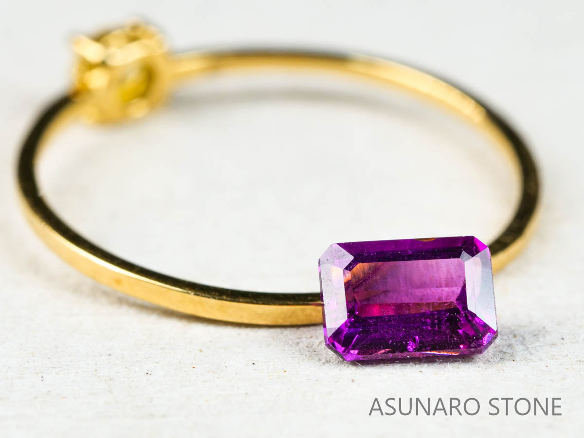 グレープガーネット ブラジル産 エメラルドカット 0.74ct　【211208-518】