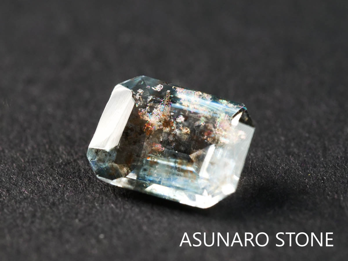 アクアマリンサンストーン　エメラルドカット ブラジル産  0.75ct 【211213-557】