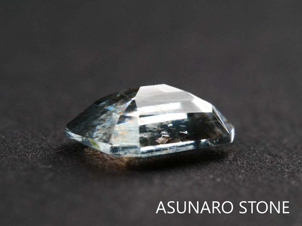 アクアマリンサンストーン　エメラルドカット ブラジル産  0.75ct 【211213-557】