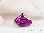 グレープガーネット ブラジル産 　クッションカット 0.82ct【211215-497】