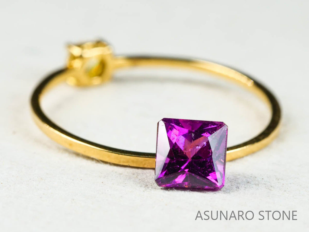 グレープガーネット ブラジル産 　クッションカット 0.82ct【211215-497】