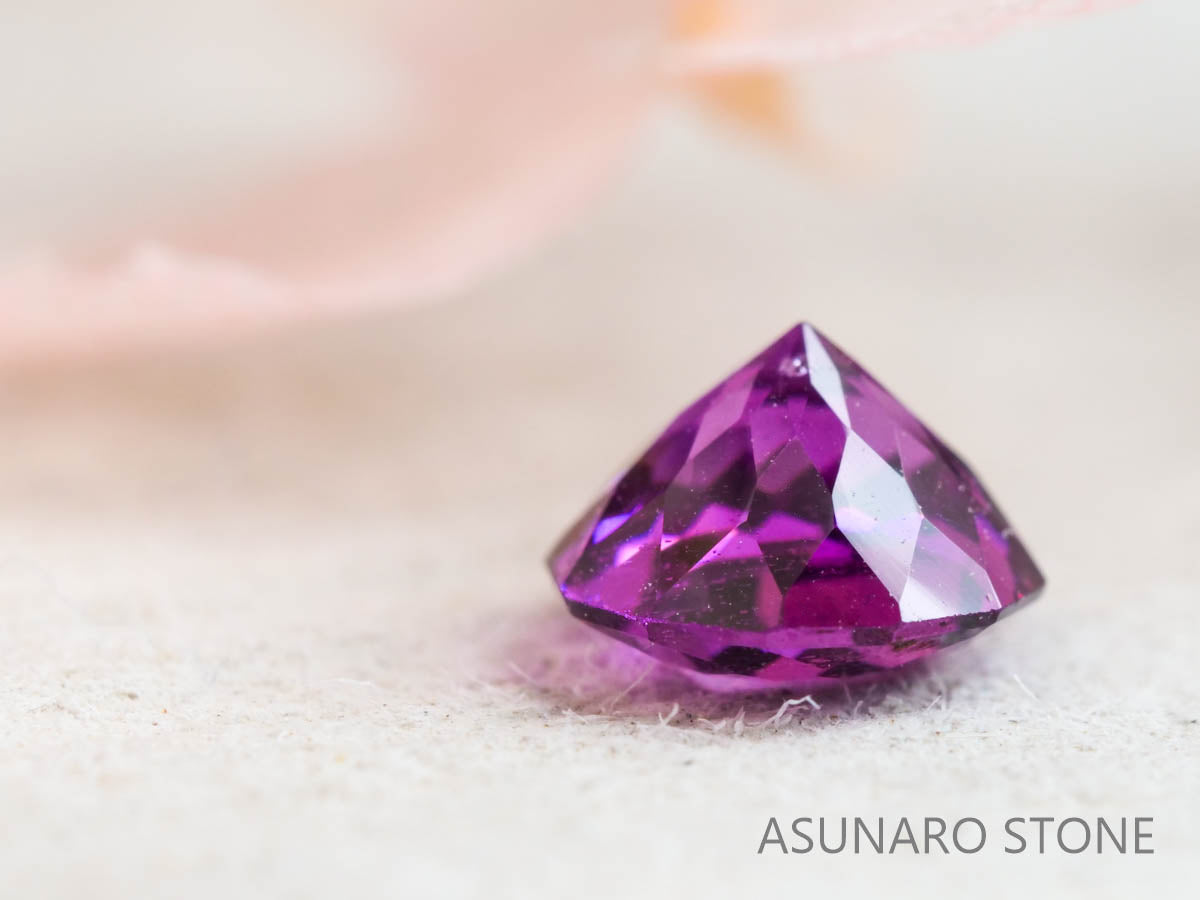 グレープガーネット ブラジル産  ドデカゴンカット　 0.46ct【211215-498】