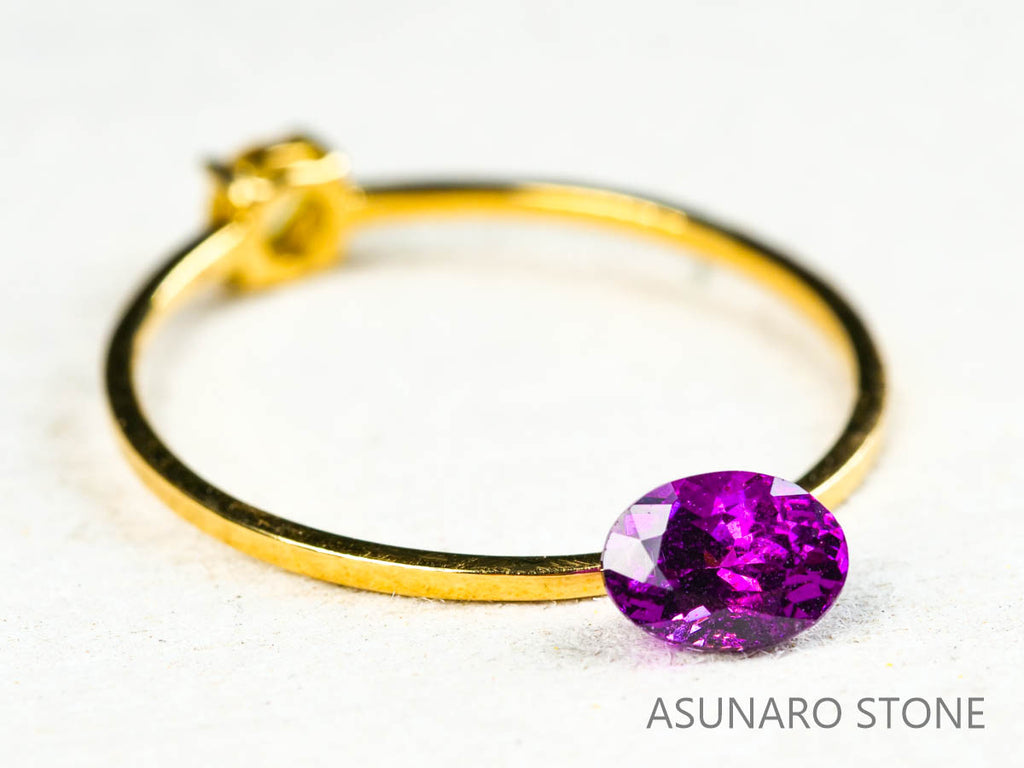 グレープガーネット ブラジル産  オーバルカット　 0.56ct【211215-499】