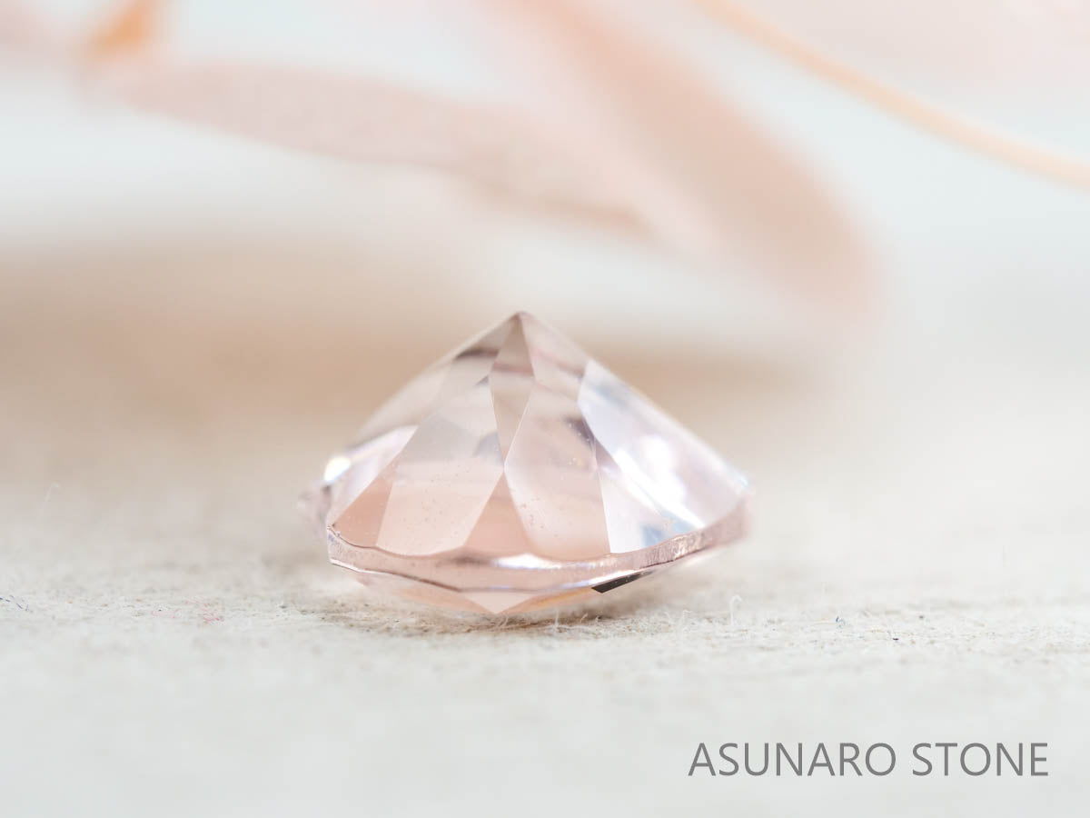 モルガナイト ハートカット　ブラジル産　0.68ct　【211213-201】