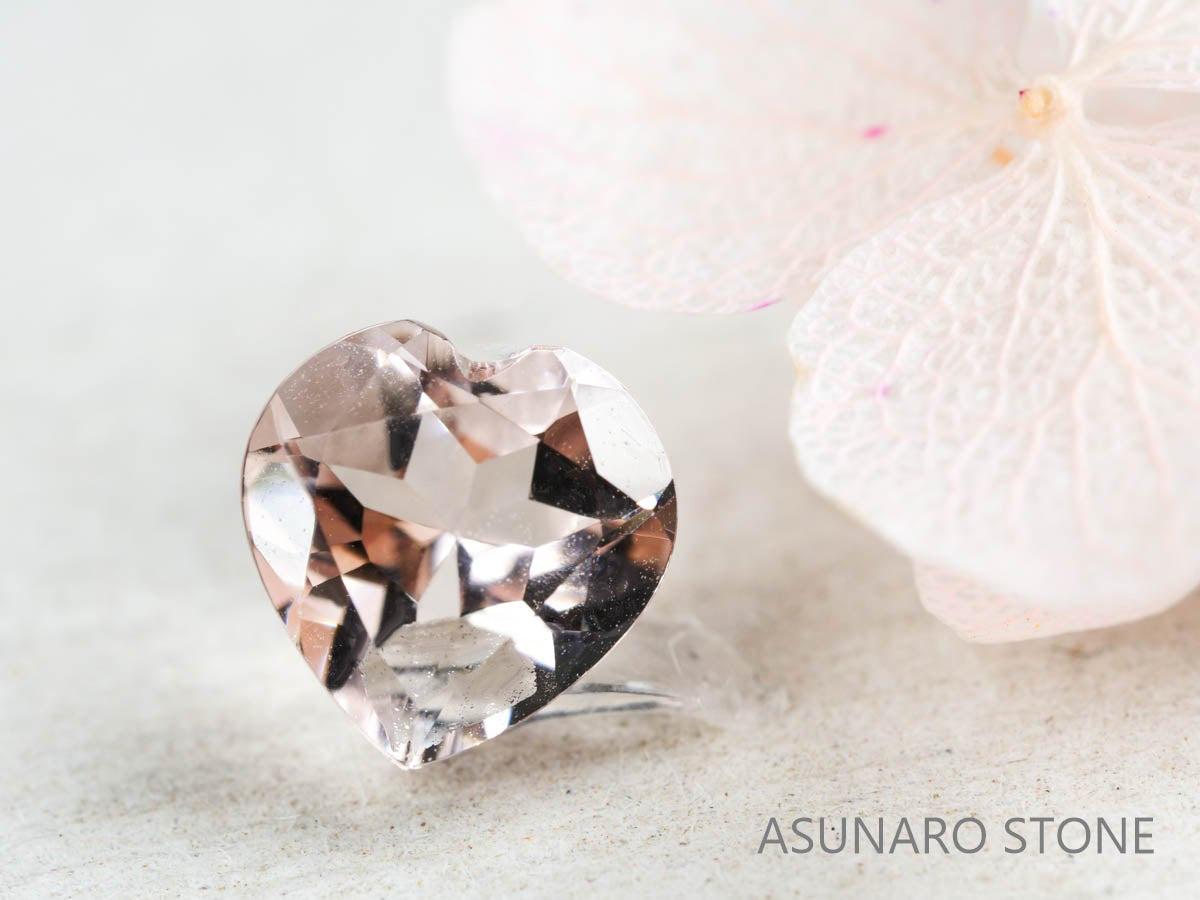 モルガナイト ハートカット　ブラジル産　1.09ct　【211213-202】