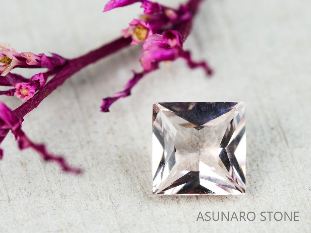 モルガナイト プリンセスカット　ブラジル産　0.522ct　【211213-204】