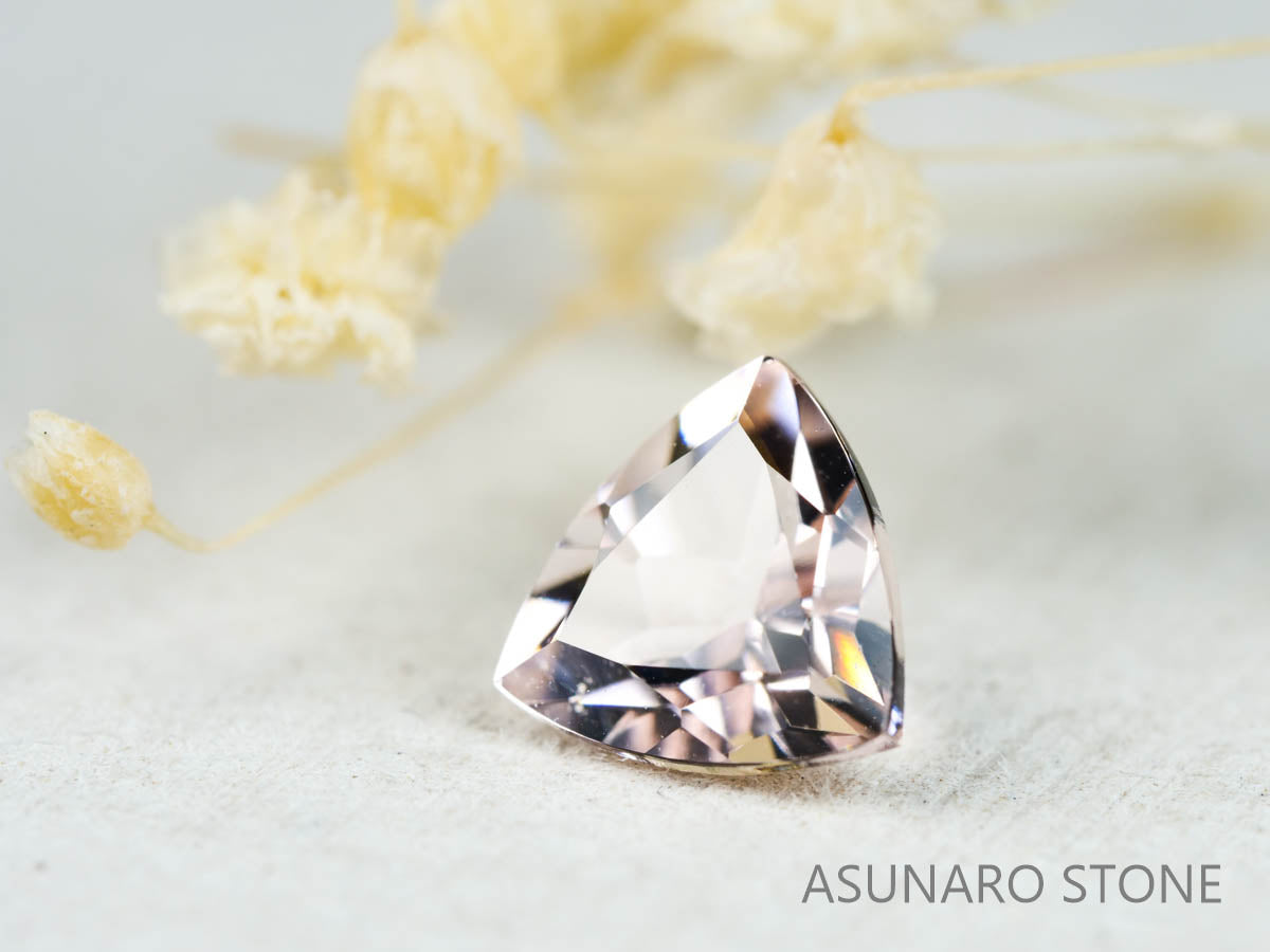 モルガナイト トリリアントカット　ブラジル産　1.15ct　【211213-205】