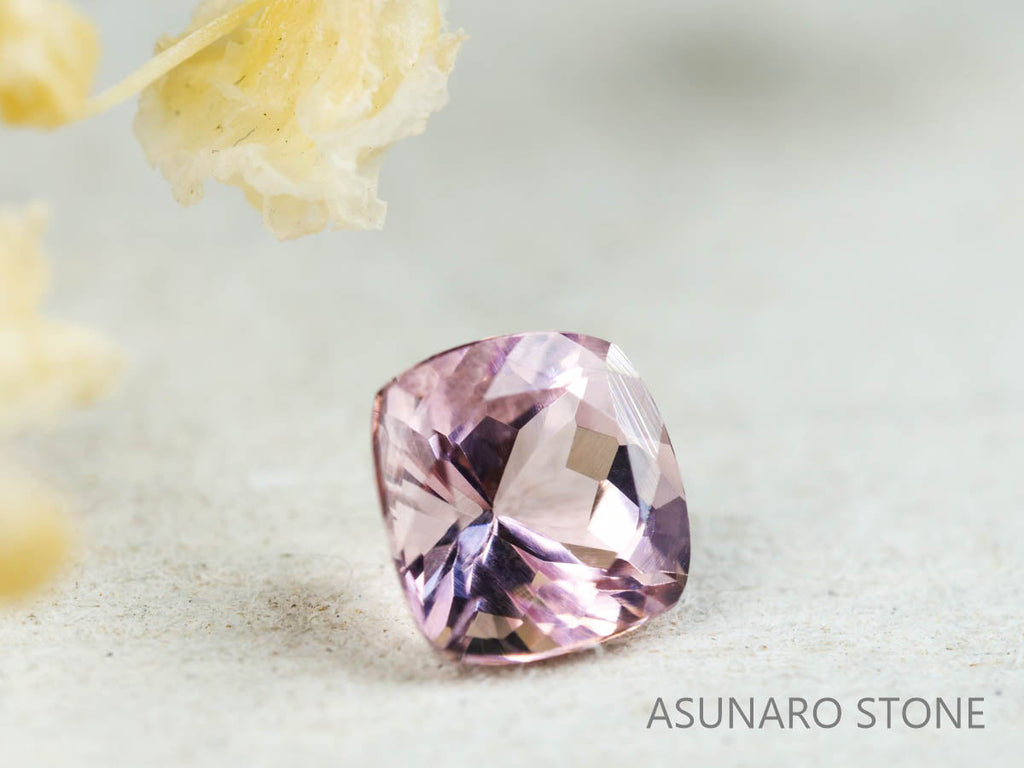 モルガナイト クッションカット　ブラジル産　0.453ct　【211213-206】