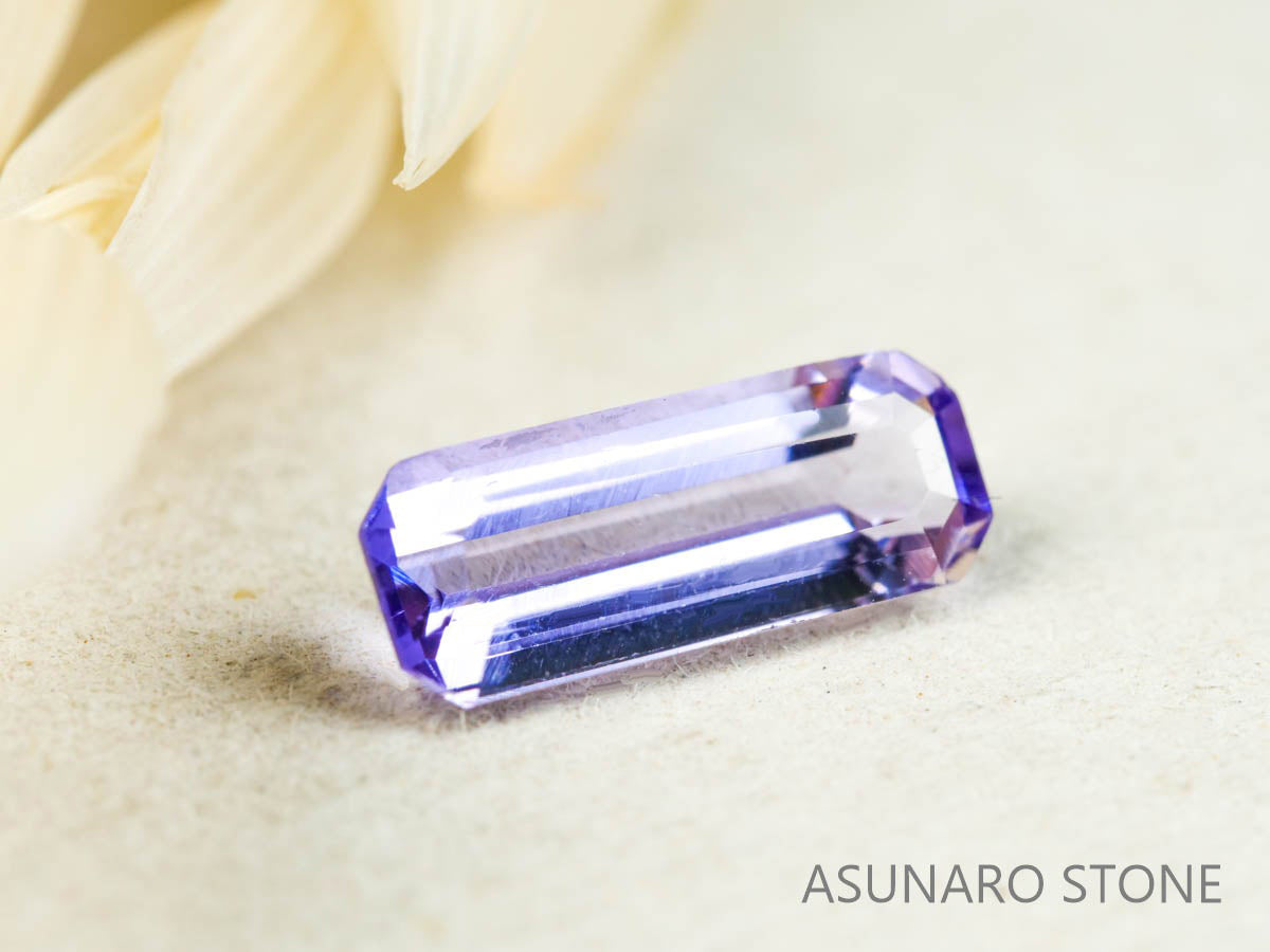 パープルスキャポライト　エメラルドカット　タンザニア産  0.98ct【211223-265】