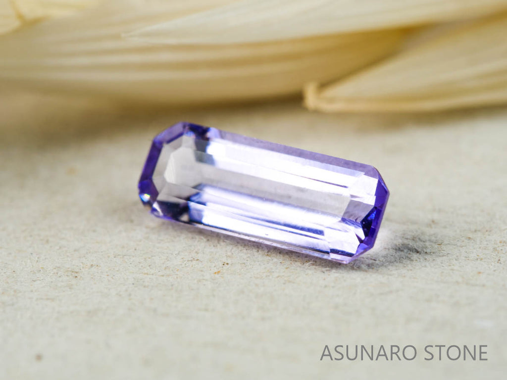 パープルスキャポライト　エメラルドカット　タンザニア産  0.98ct【211223-265】