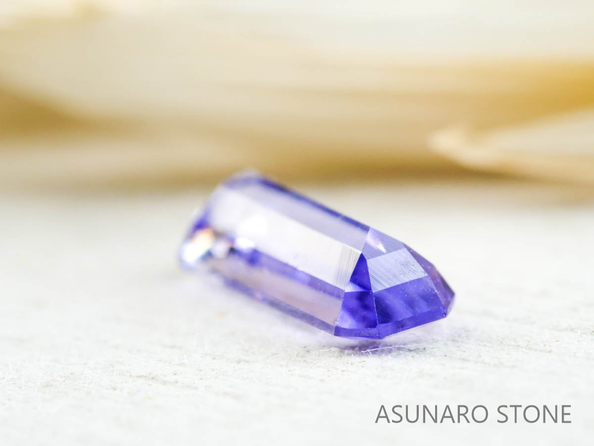 パープルスキャポライト　エメラルドカット　タンザニア産  0.98ct【211223-265】