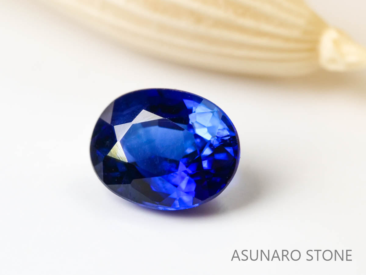 ロイヤルブルーサファイア 　オーバルカット スリランカ産　0.32ct　AIGS鑑別書付【220104-275】