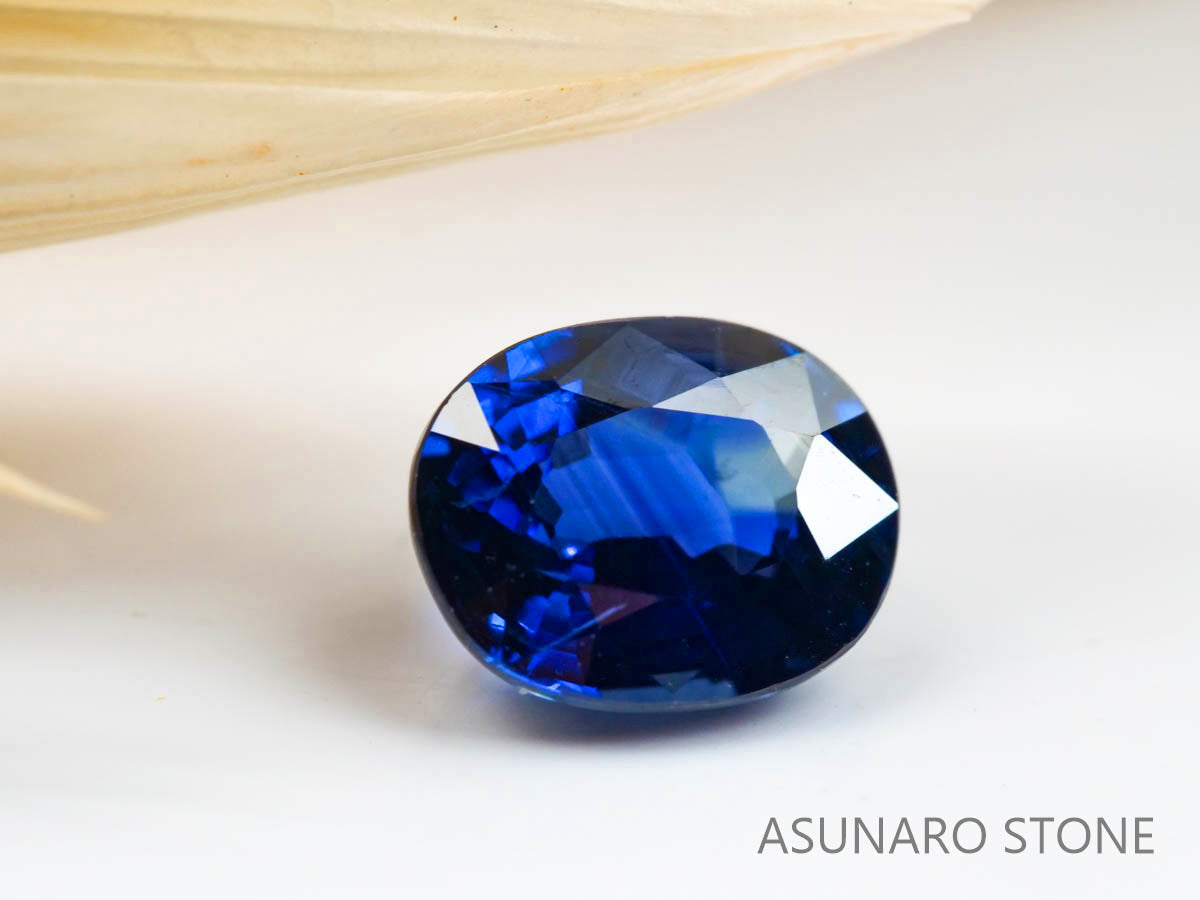 非加熱ロイヤルブルーサファイア 　オーバルカット スリランカ産　0.52ct　AIGS鑑別書付【220104-276】