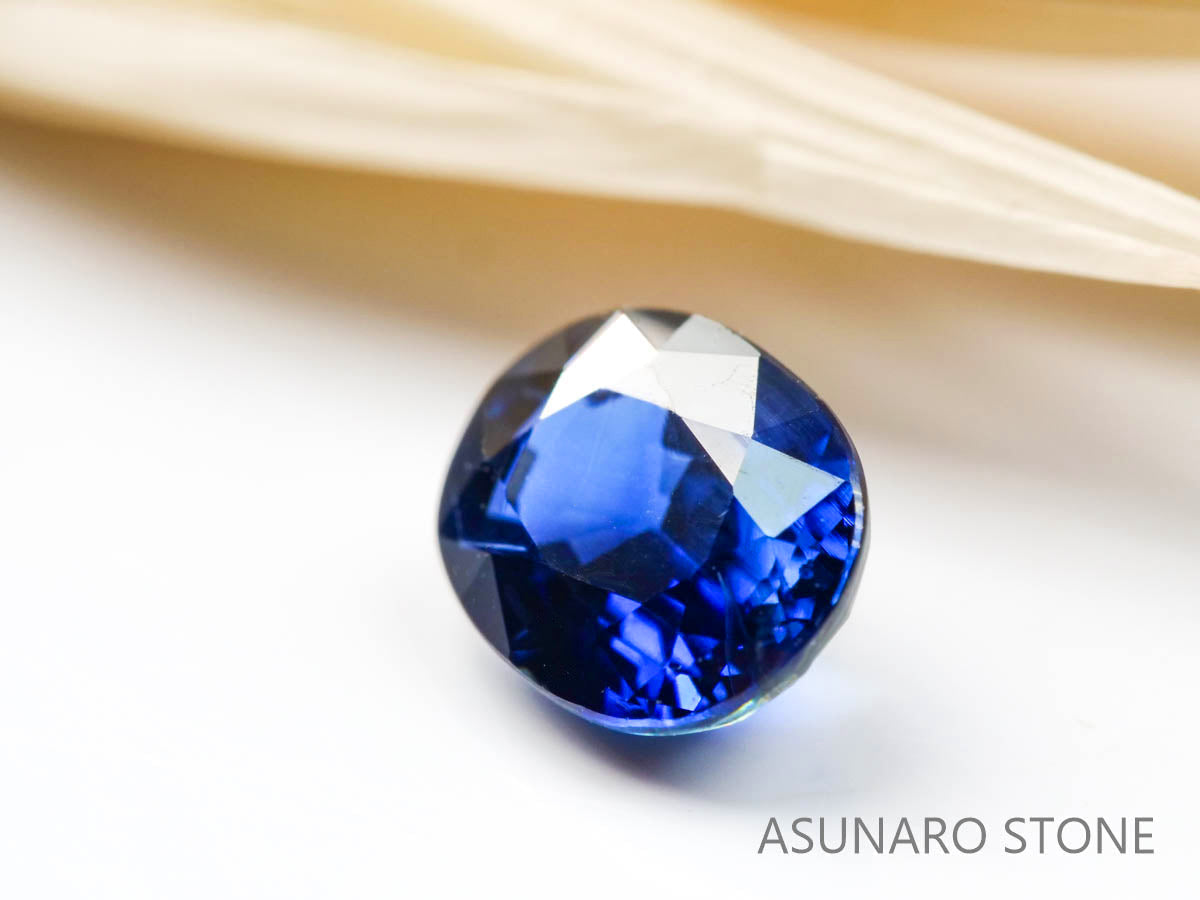 非加熱ロイヤルブルーサファイア 　オーバルカット スリランカ産　0.52ct　AIGS鑑別書付【220104-276】