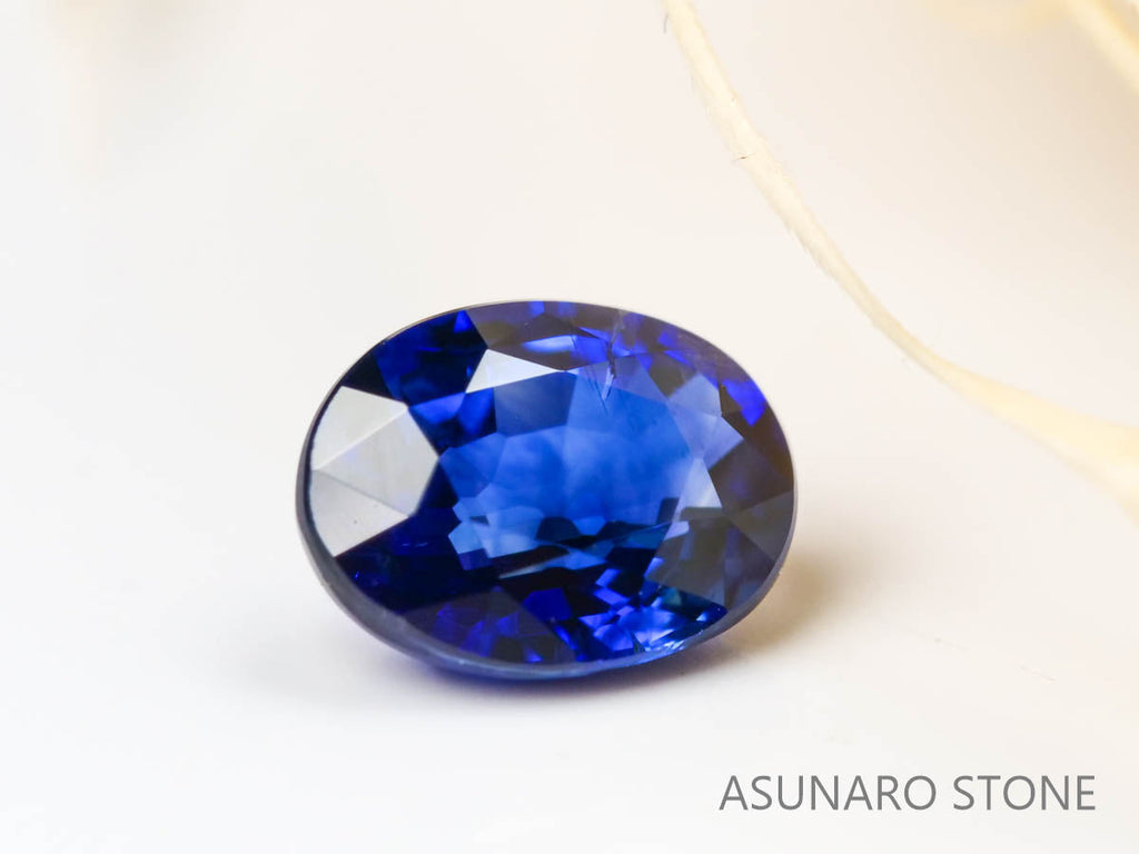 ロイヤルブルーサファイア 　オーバルカット スリランカ産　0.35ct　AIGS鑑別書付【220104-277】