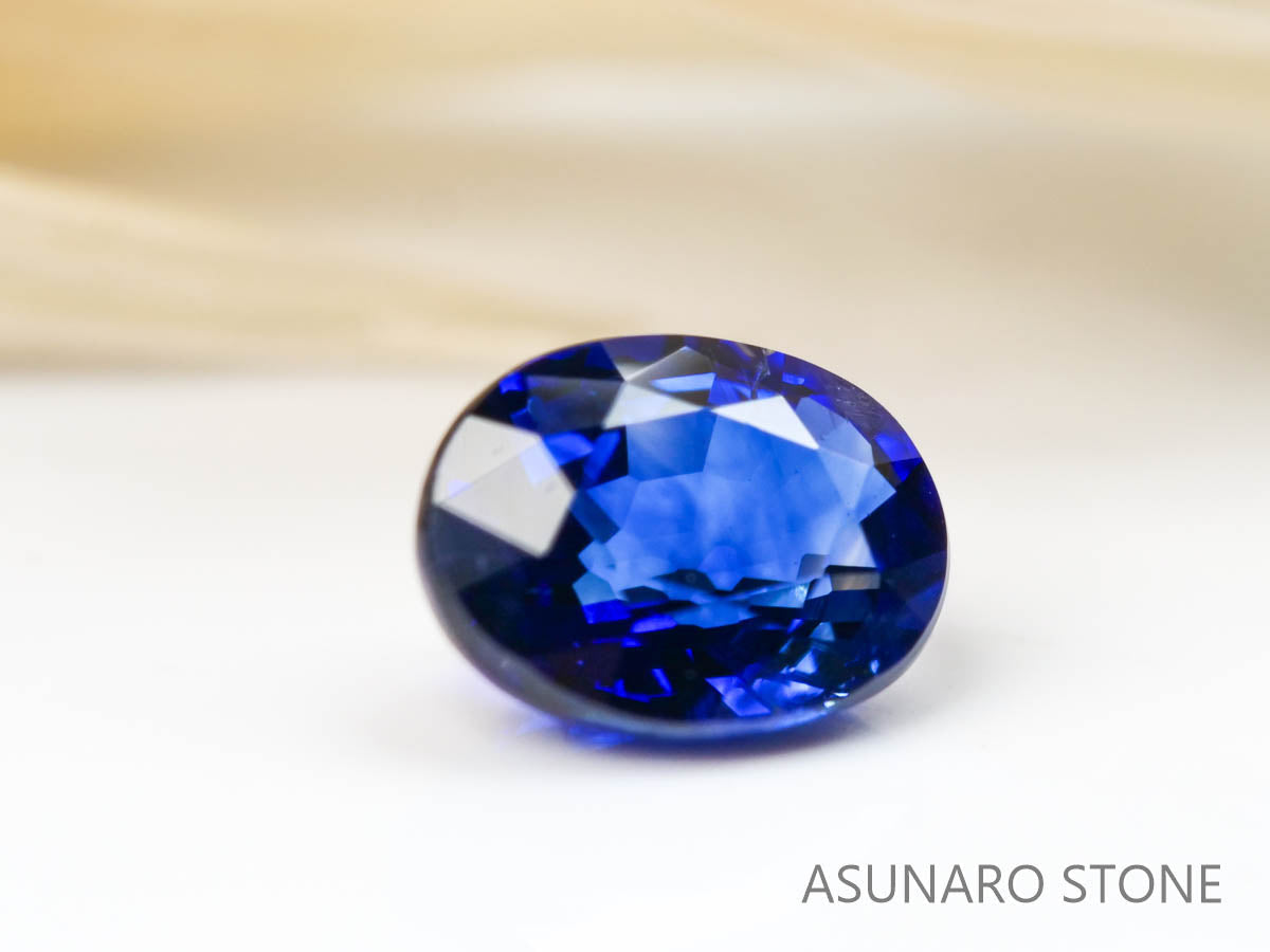 ロイヤルブルーサファイア 　オーバルカット スリランカ産　0.35ct　AIGS鑑別書付【220104-277】