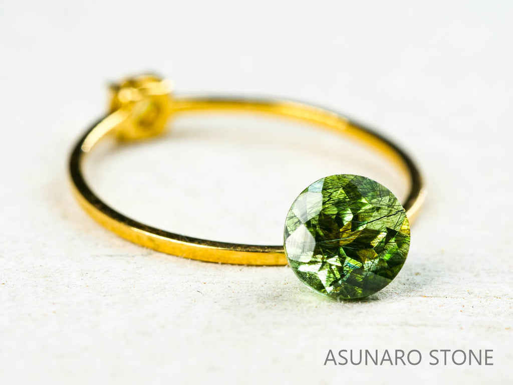 ルドウィジャイトインペリドット　ラウンドカット　パキスタン産  1.14ct【211223-252】