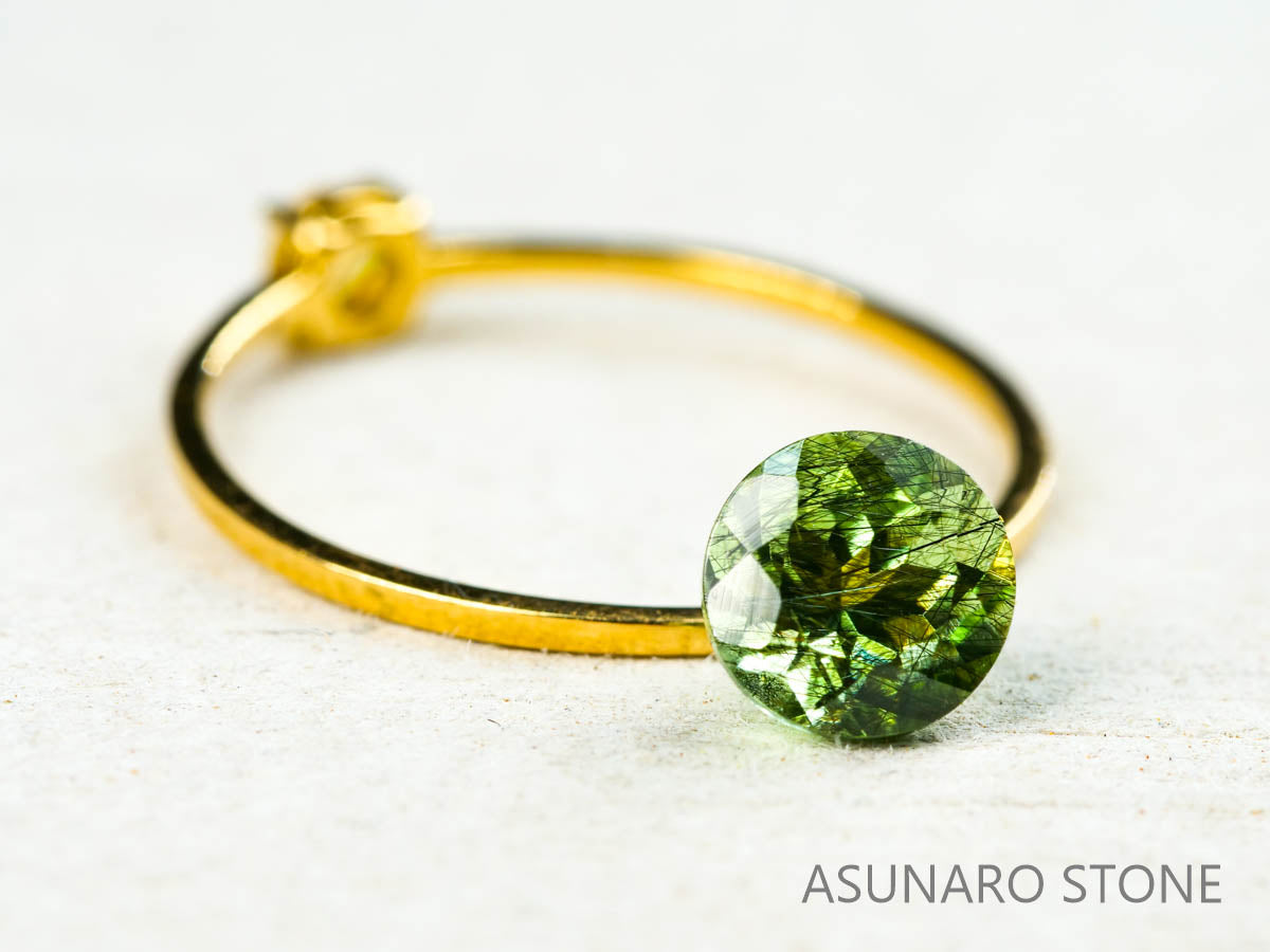 ルドウィジャイトインペリドット　ラウンドカット　パキスタン産  1.14ct【211223-252】