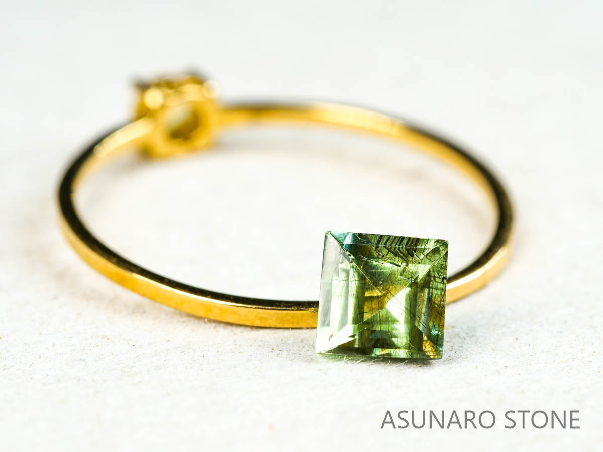 ルドウィジャイトインペリドット　スクエアーカット　パキスタン産   0.58ct【211224-254】