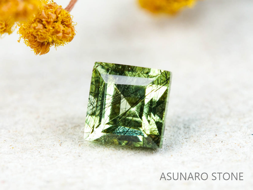 ルドウィジャイトインペリドット　スクエアカット　パキスタン産   0.46ct【211224-256】