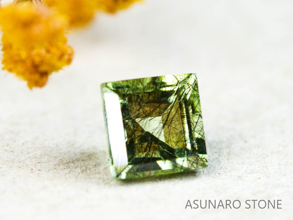 ルドウィジャイトインペリドット　スクエアカット　パキスタン産   0.46ct【211224-256】