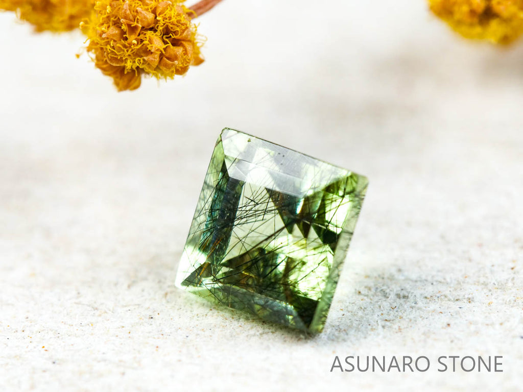 ルドウィジャイトインペリドット　スクエアカット　パキスタン産   0.46ct【211224-256】