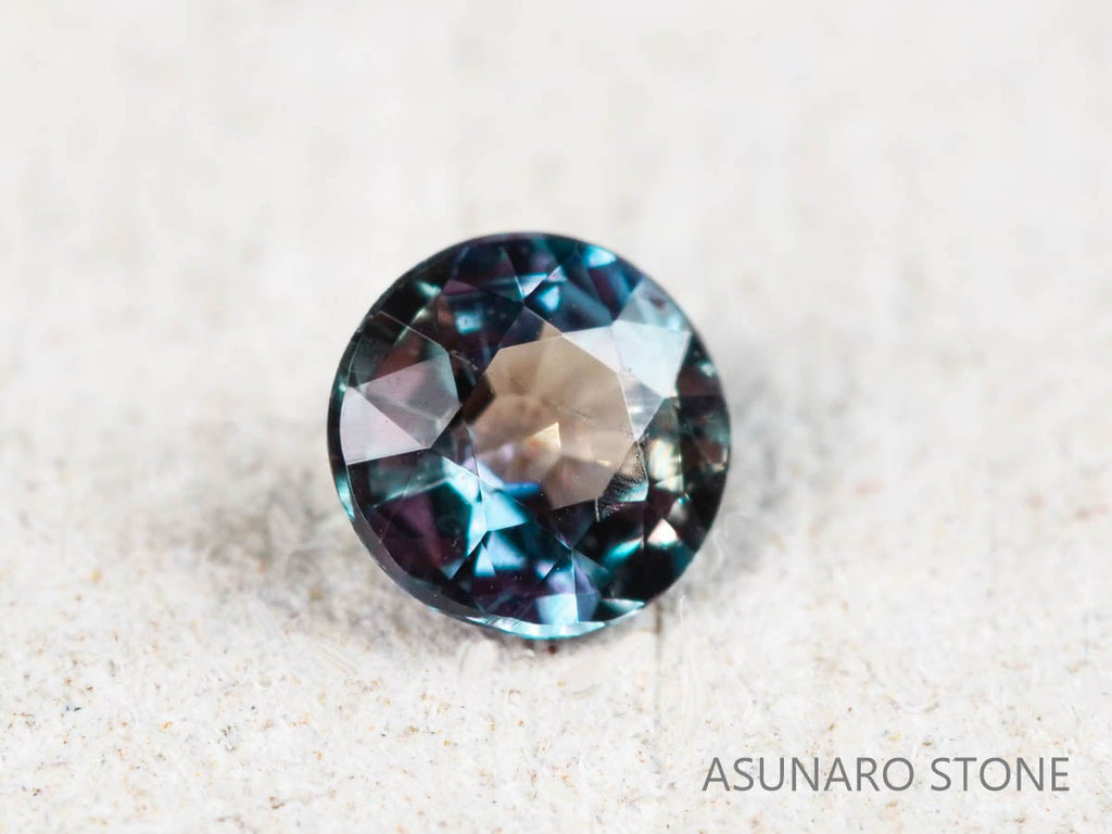 アレキサンドライト　ラウンドカット　 ブラジル産　0.08ct【220119-582】