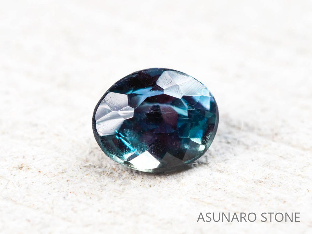 アレキサンドライト　オーバルカット　 ブラジル産　0.15ct【220119-587】