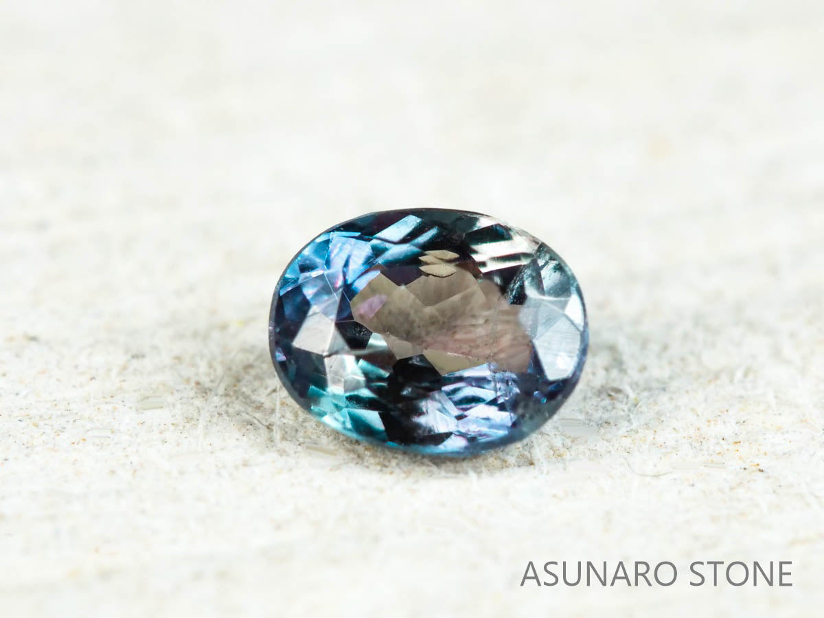 アレキサンドライト　オーバルカット　 ブラジル産　0.13ct【220119-589】