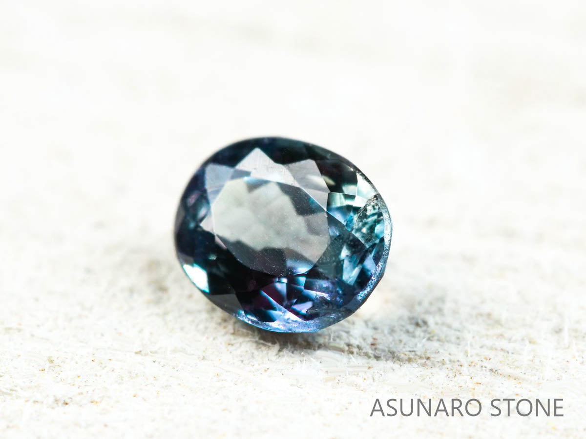 アレキサンドライト　オーバルカット　 ブラジル産　0.13ct【220119-589】