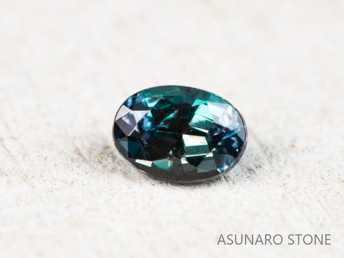 アレキサンドライト　オーバルカット　 ブラジル産　0.14ct【220119-591】