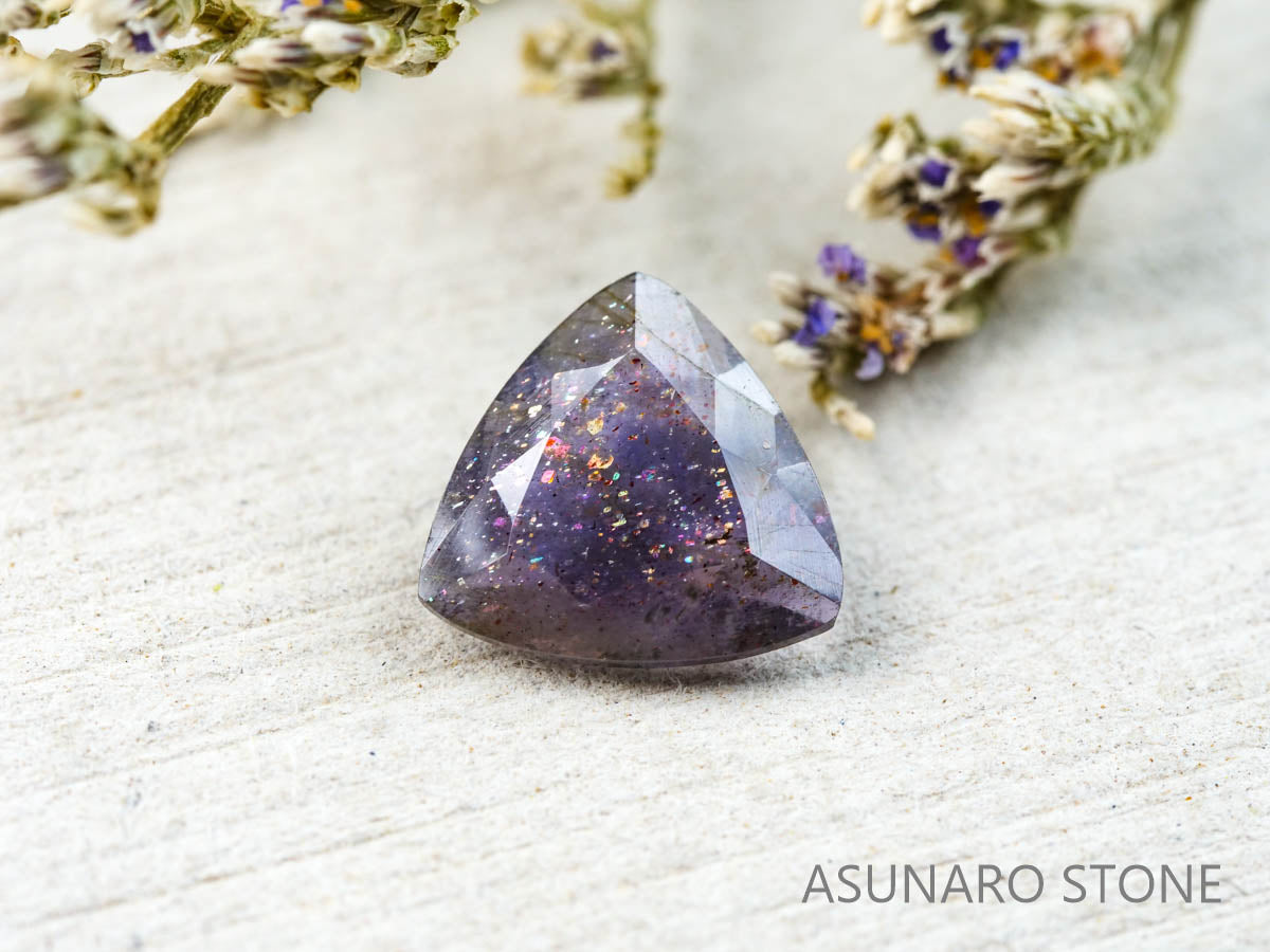 ブラッドショットアイオライト トリリアントカット インド産　　1.45ct【220104-209】