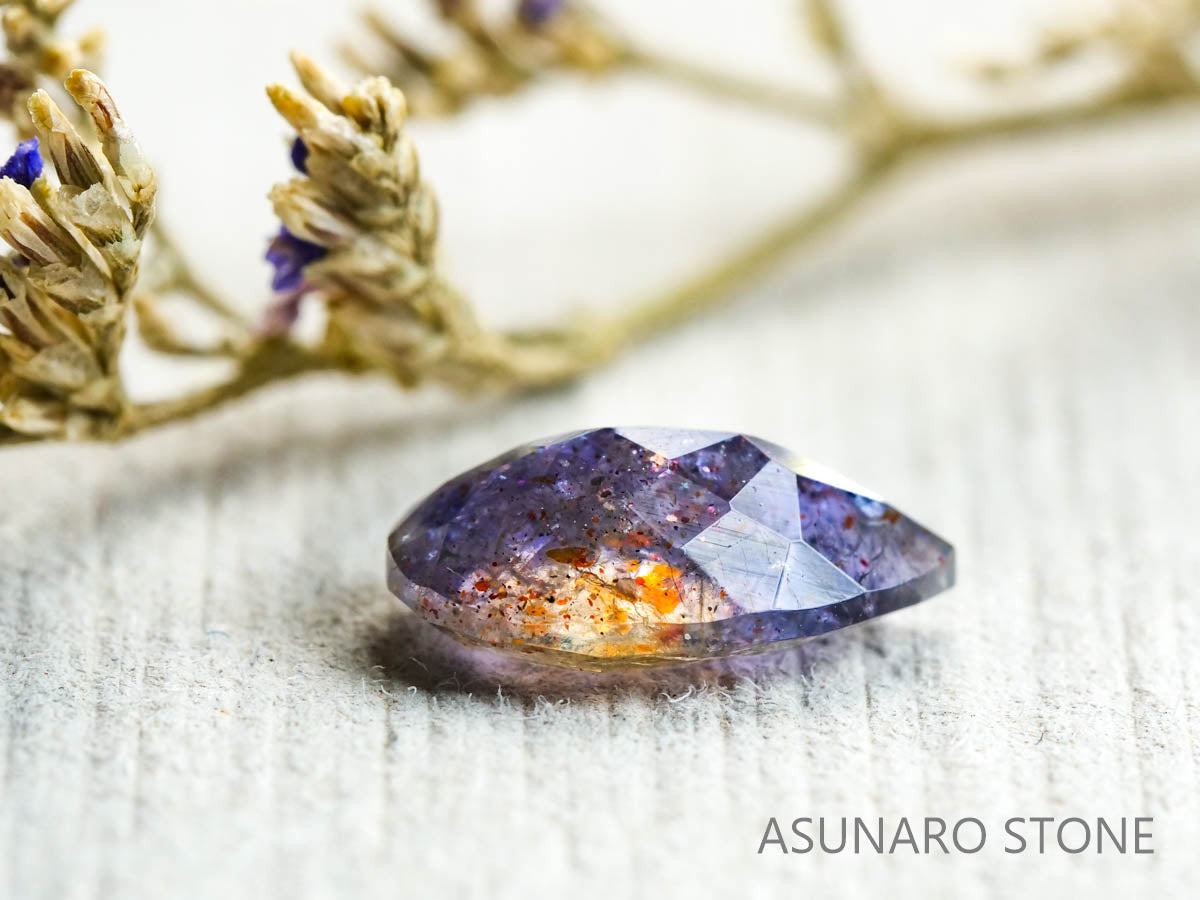 ブラッドショットアイオライト  ペアシェイプカット インド産　1.29ct【220104-214】