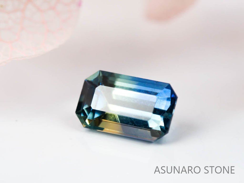 バイカラーサファイア 　エメラルドカット　 スリランカ産　0.38ct【220202-602】